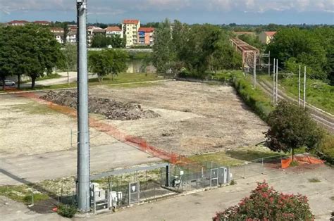 trans casale monferrato|Piazza Venezia: le transenne e l’allestimento del cantiere